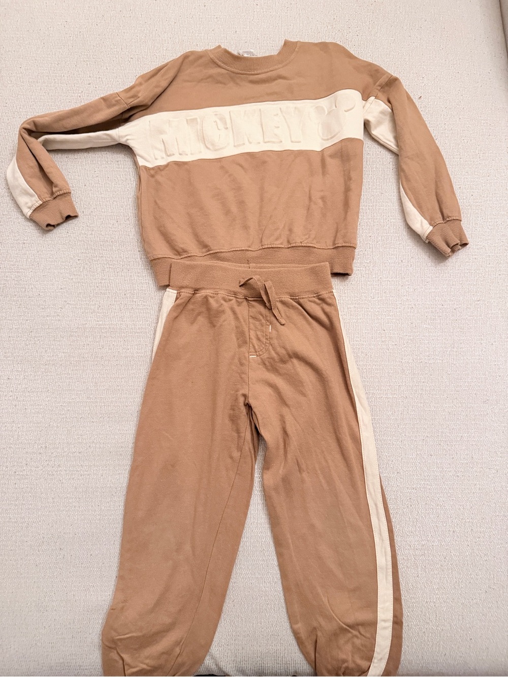 H&M kids Neutral Two-Tone Sweatshirt & Jogger Set - Cream and Camel